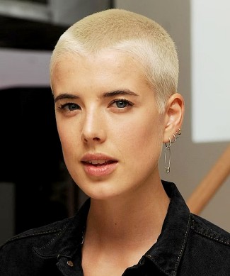 Agyness Deyn photo