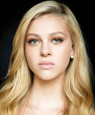 Nicola Peltz photo